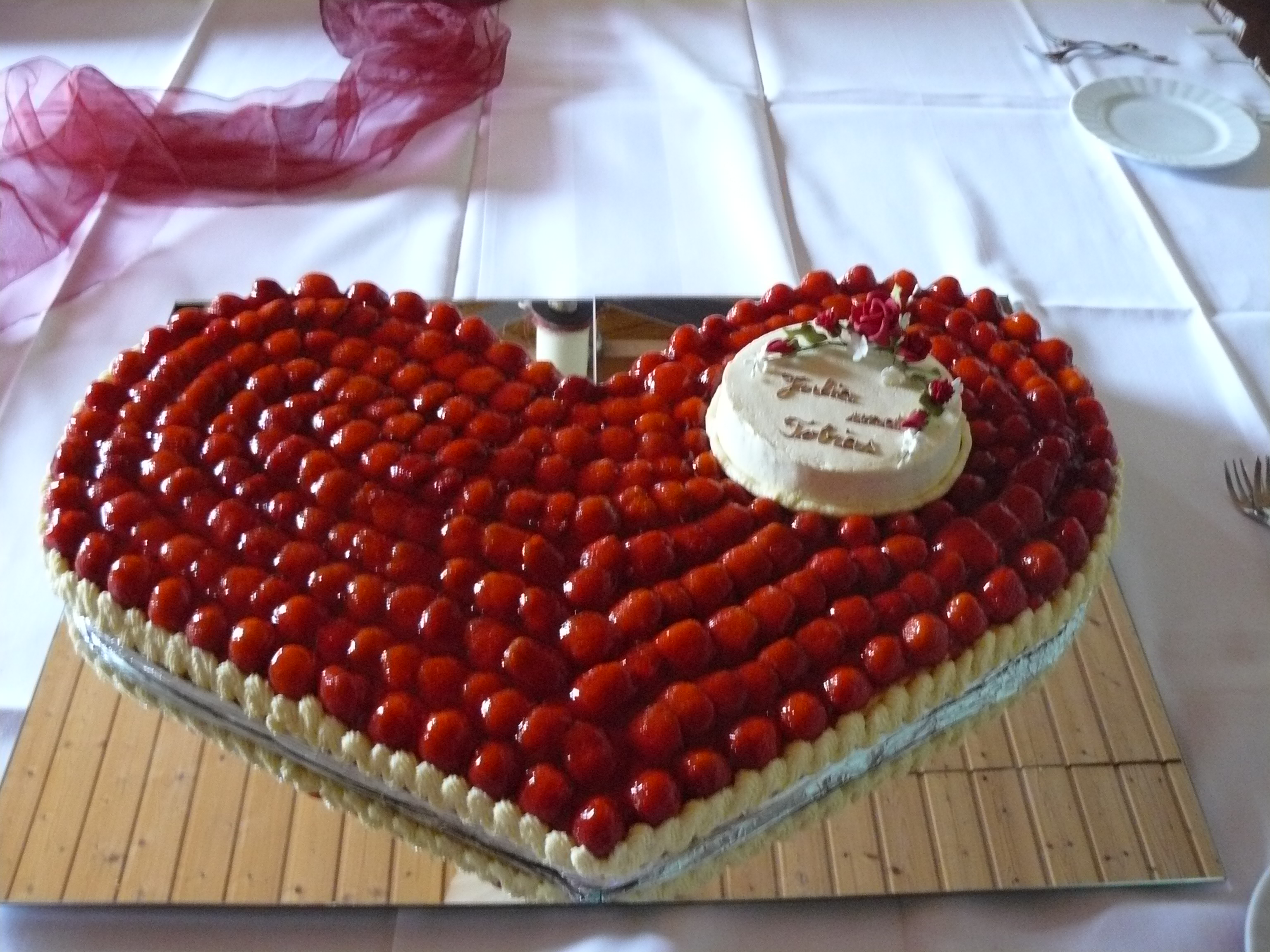 Zobel&amp;#39;s Bäckerei in Dermbach / Rhön | Hochzeitstorte in Herzform